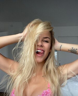chant4y Nude Leaked Photo #20