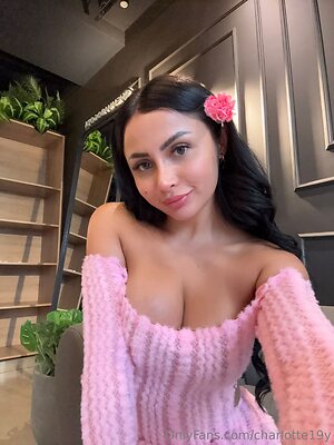 charlotte19y Nude Leaked Photo #7
