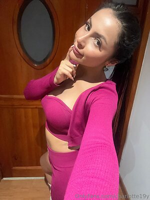 charlotte19y Nude Leaked Photo #33