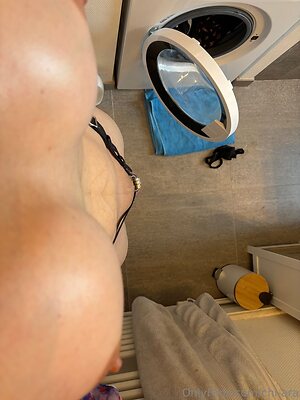 chi-ara Nude Leaked Photo #2