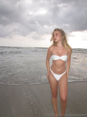 chloejanee Nude Leaked Photo #8