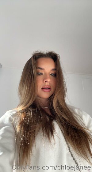 chloejanee Nude Leaked Photo #15