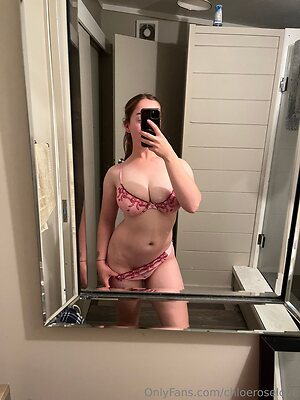 chloerosexo Nude Leaked Photo #11