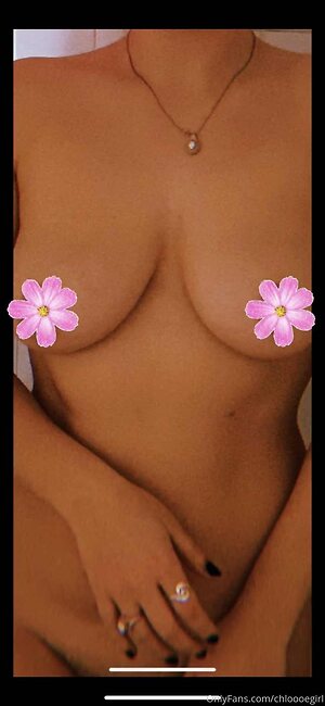 chloooegirl Nude Leaked Photo #7