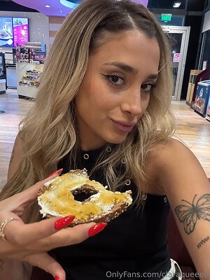 claraqueeen Nude Leaked Photo #12
