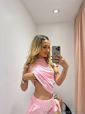 claraqueeen Nude Leaked Photo #13