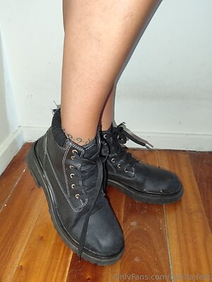 clarita feet Nude Leaked Photo #13