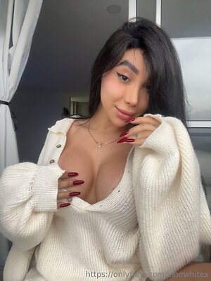 cloewhitex Nude Leaked Photo #27