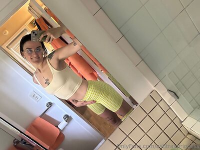 clownprincesskylie Nude Leaked Photo #8