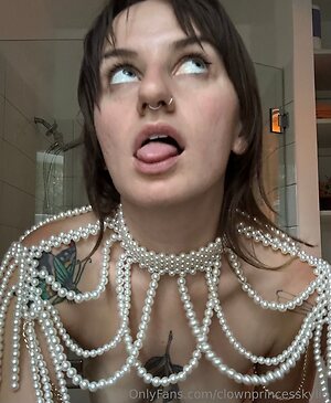clownprincesskylie Nude Leaked Photo #32