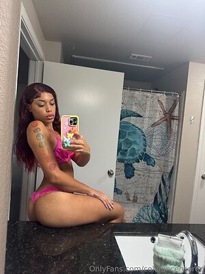 cokauncensored Nude Leaked Photo #2