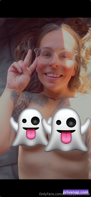 creepypeachesx Nude Leaked Photo #20