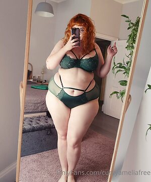 curvyameliafree Nude Leaked Photo #3