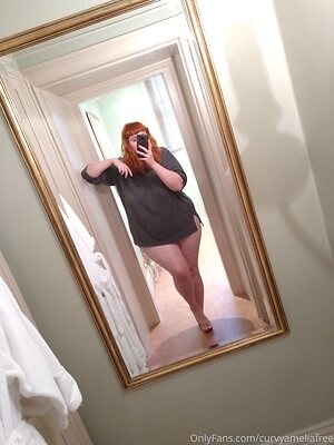 curvyameliafree Nude Leaked Photo #12