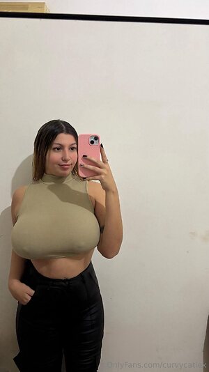curvycatiex Nude Leaked Photo #18