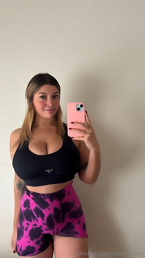 curvycatiex Nude Leaked Photo #35