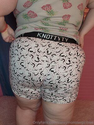 curvymonstergirlfree