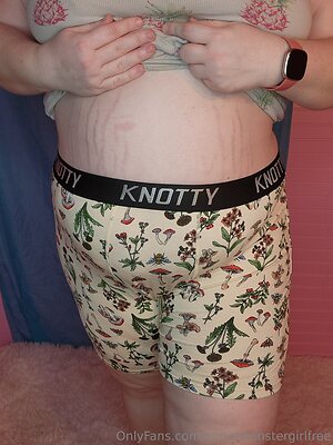 curvymonstergirlfree Nude Leaked Photo #2