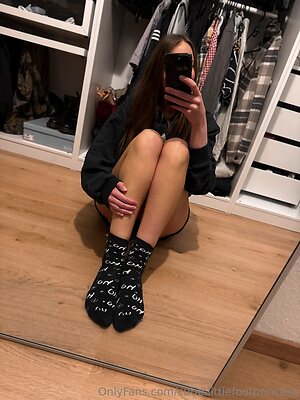 cutie littlefootprincess Nude Leaked Photo #6