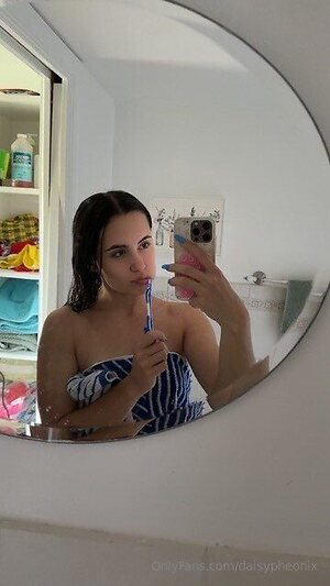 daisypheonix Nude Leaked Photo #29
