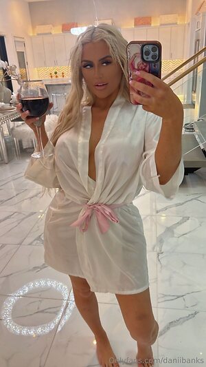 daniibanks Nude Leaked Photo #10