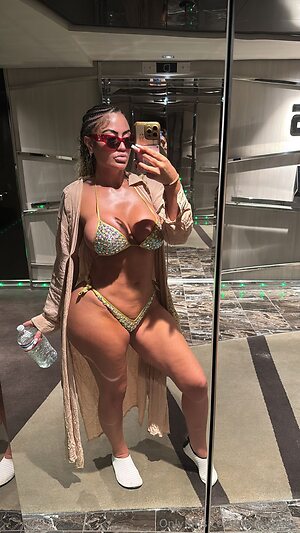 daniibanksvip Nude Leaked Photo #15