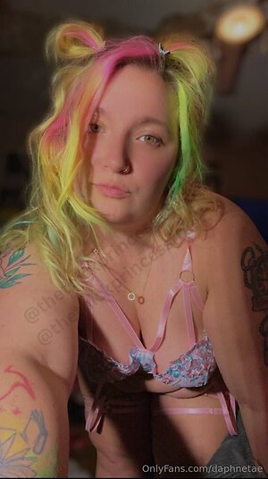 daphnetae Nude Leaked Photo #47