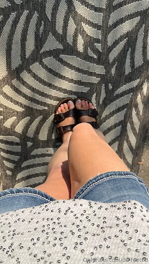 de-feeted Nude Leaked Photo #8