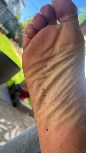 de-feeted Nude Leaked Photo #16
