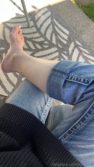 de-feeted Nude Leaked Photo #17