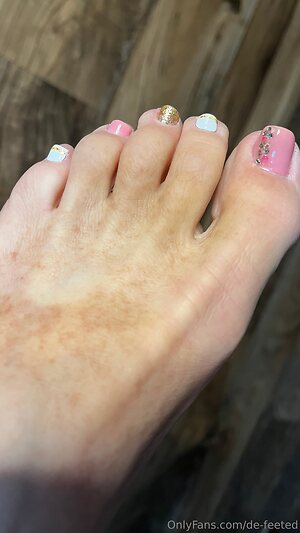 de-feeted Nude Leaked Photo #38