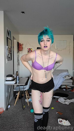 deadtrapbunny Nude Leaked Photo #8