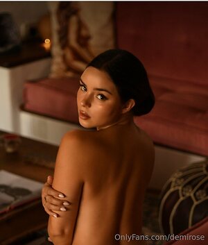 demirose Nude Leaked Photo #9