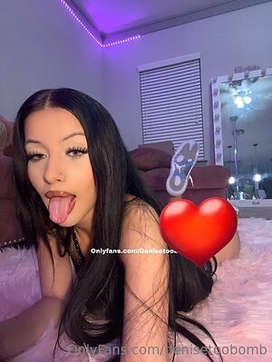 denisetoobomb Nude Leaked Photo #12