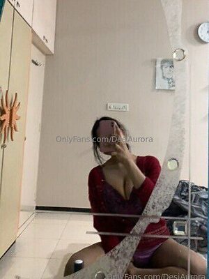 desiaurora Nude Leaked Photo #36