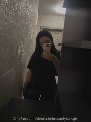 deutschebestonlyfansgirl Nude Leaked Photo #3