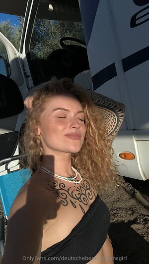 deutschebestonlyfansgirl Nude Leaked Photo #13