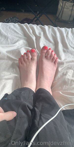 devzfree Nude Leaked Photo #18