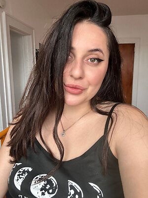 diamaniya Nude Leaked Photo #5