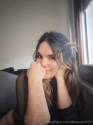 dixiesantini7 Nude Leaked Photo #6