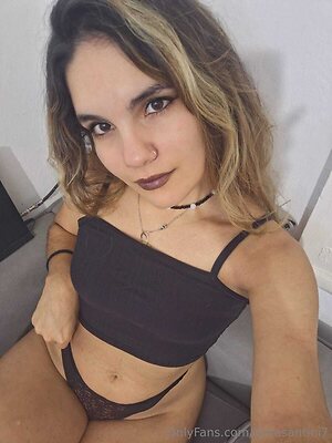 dixiesantini7 Nude Leaked Photo #11