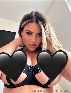 djhannahbfree Nude Leaked Photo #10