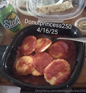 donutprincess250 Nude Leaked Photo #31