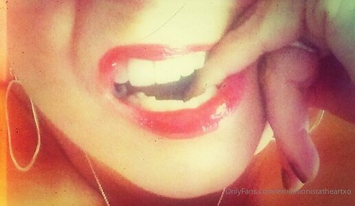 eahxox Nude Leaked Photo #18