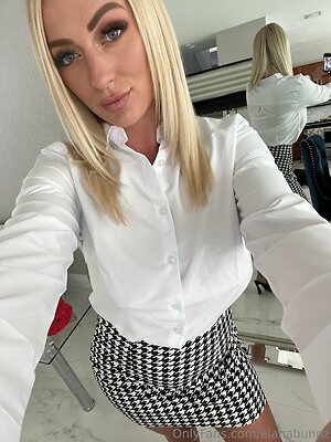 elanabunnz Nude Leaked Photo #10