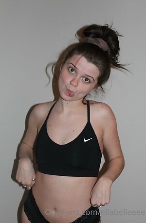 ellabelleeee Nude Leaked Photo #42