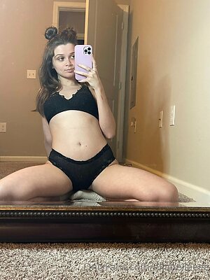 ellabelleeee Nude Leaked Photo #44