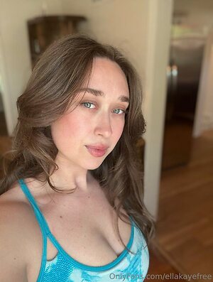 ellakayefree Nude Leaked Photo #10