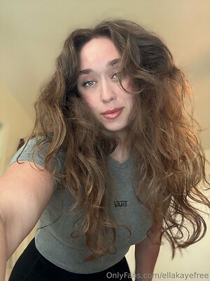 ellakayefree Nude Leaked Photo #16