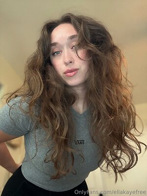 ellakayefree Nude Leaked Photo #17